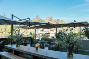 Outdoor dining Hotel Magnolia
