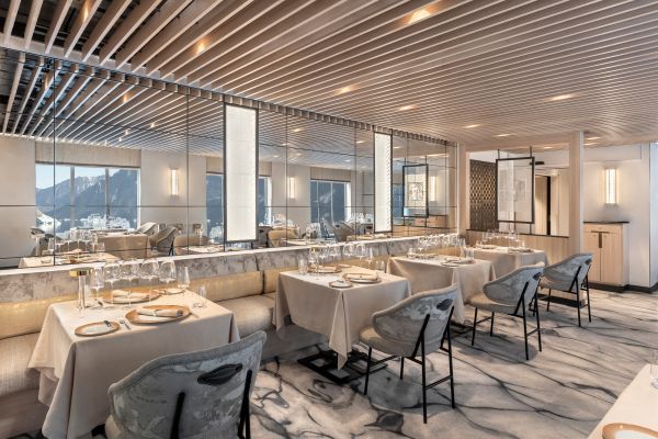 Dining room in Silversea Silver Endeavor