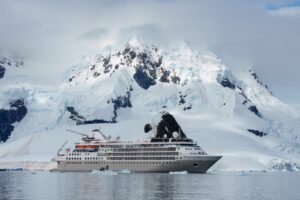 Exterior view of the Silver Wind ship.
